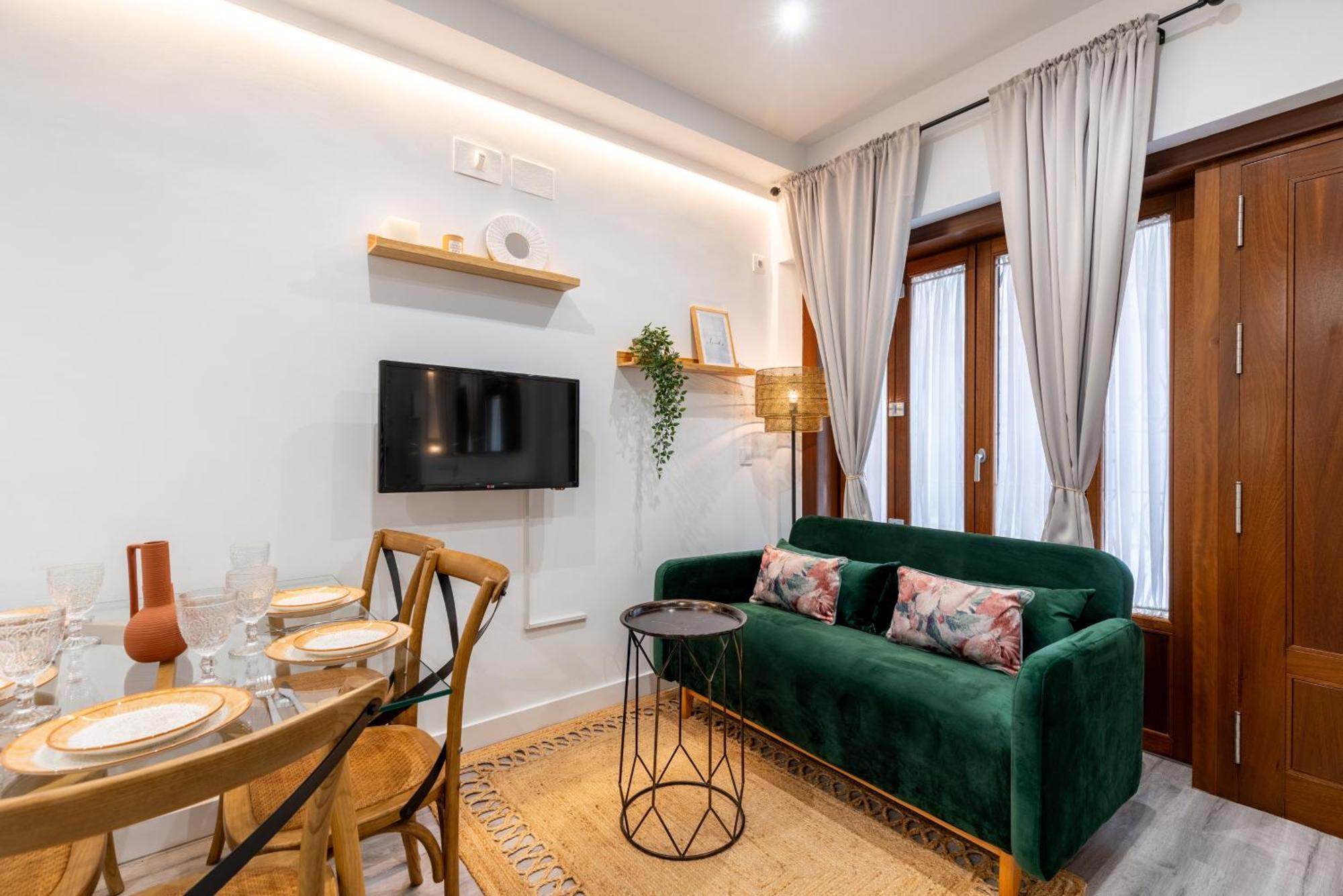Francos Cathedral Terrace Apartment Sevilla