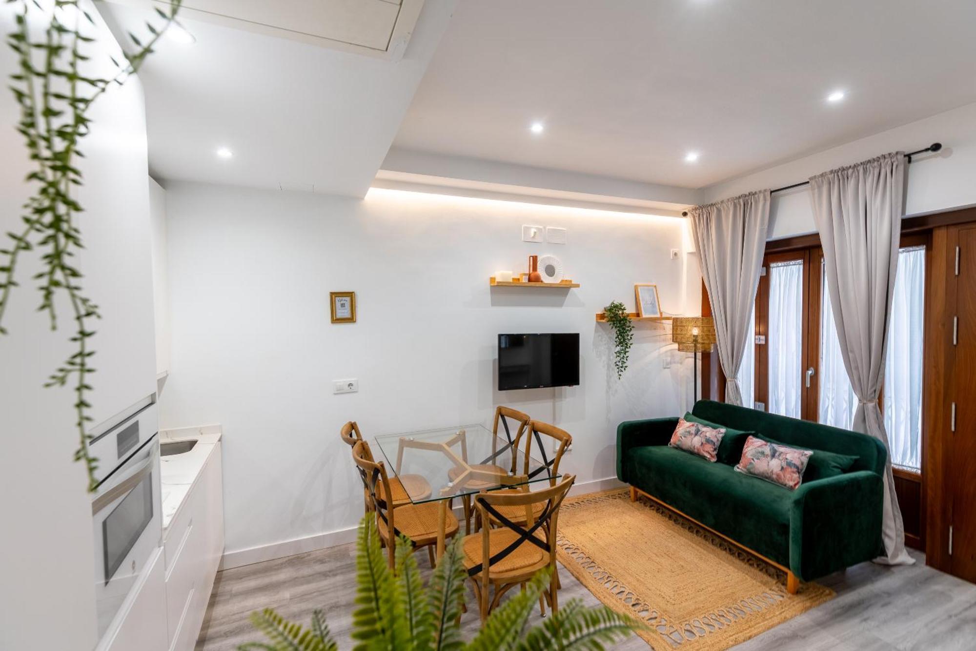 Francos Cathedral Terrace Apartment Sevilla
