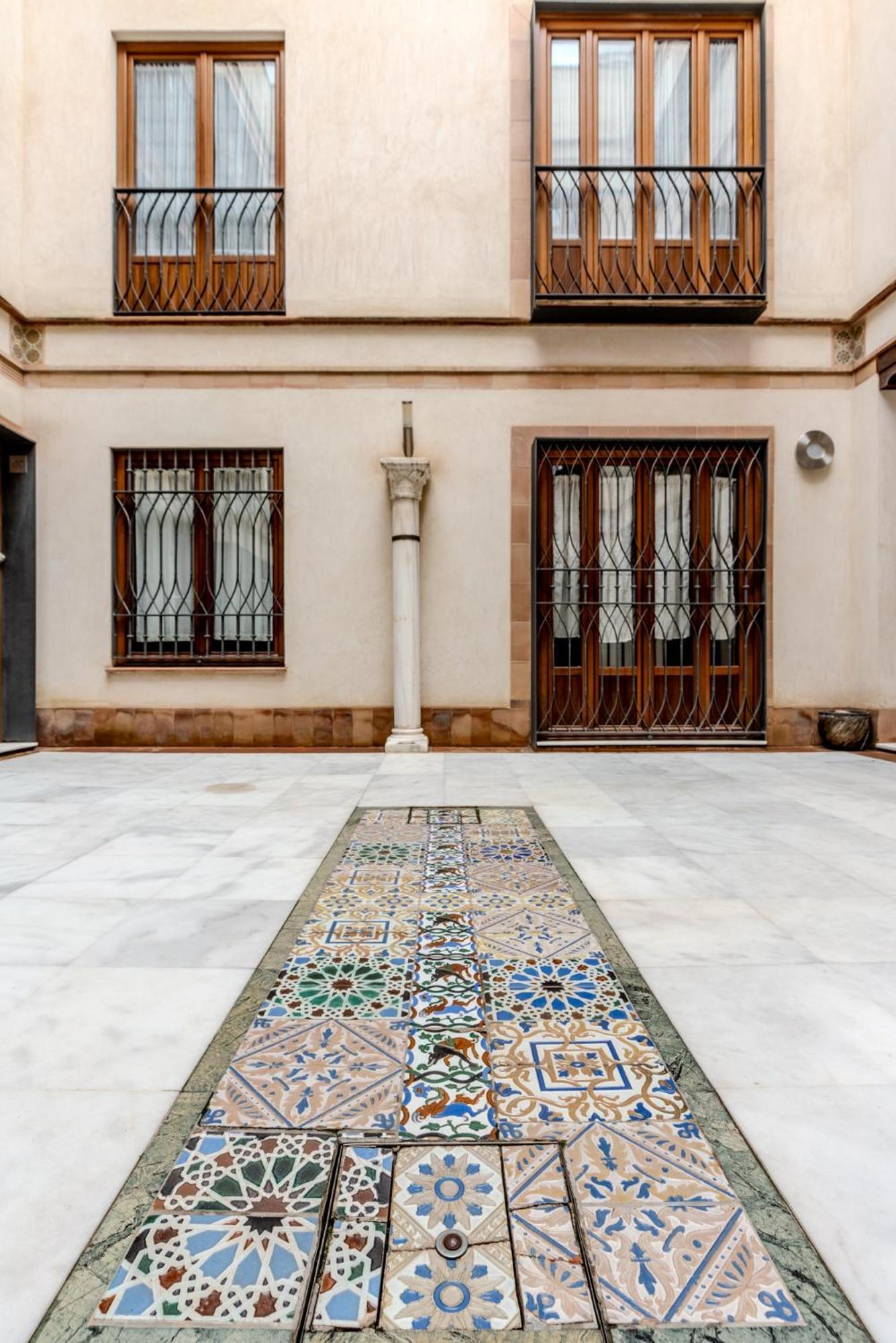 Francos Cathedral Terrace