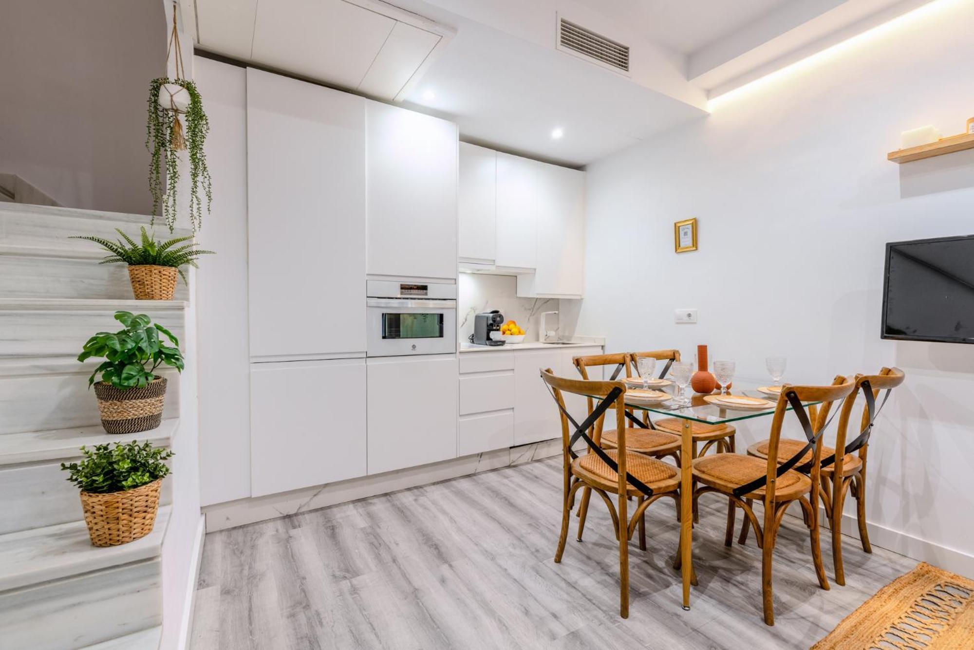Francos Cathedral Terrace Apartment Sevilla